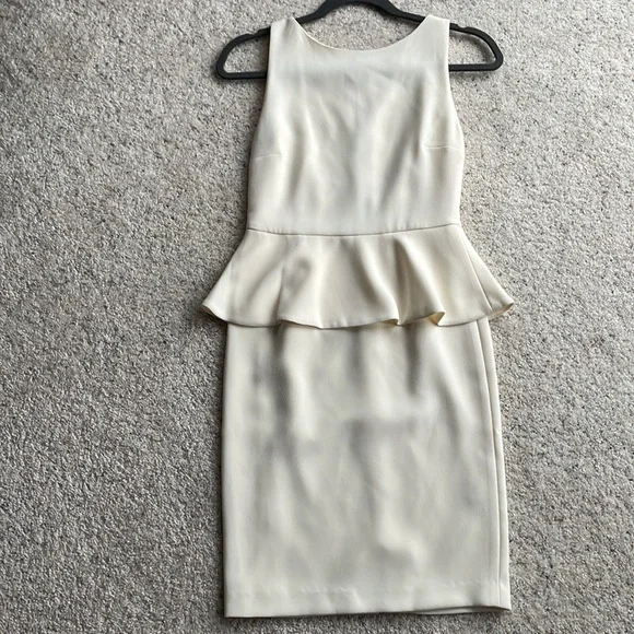 🆕ALICE & OLIVIA Ivory Peplum Dress sz 2